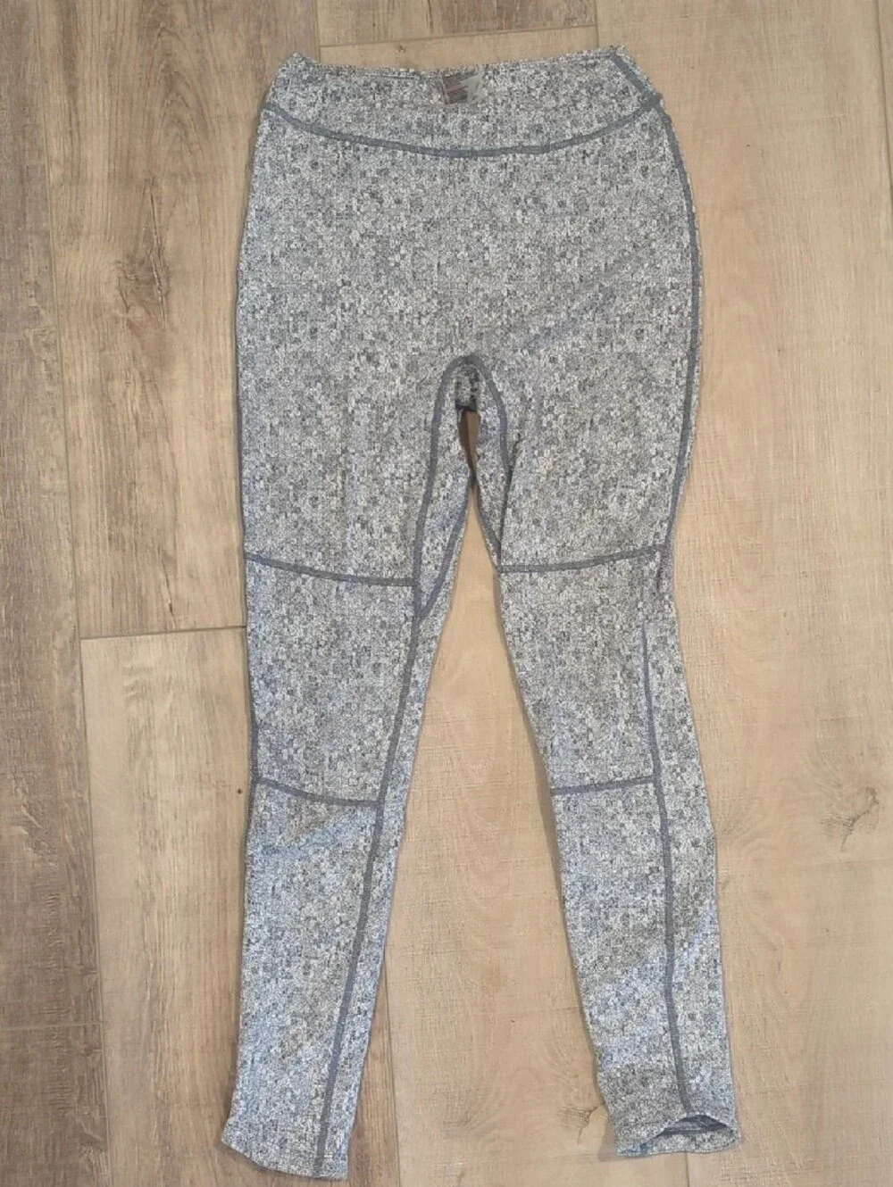 Gymshark Women's Gray Active Leggings and Cropped Long-Sleeve Top Set